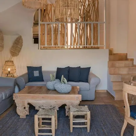 Magnificent Kefalonia Chalker 3 Bedrooms Seafront أسوس